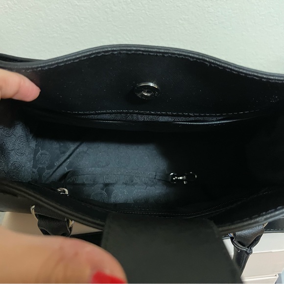 Michael Kors Hamilton Tote in Black Saffiano - Picture 6 of 6